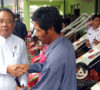 Cik Ujang Serahkan Alat dan Mesin Pertanian