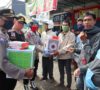 Peduli Sesama, Polres Lahat Turun ke Jalan Bagikan Sembako Kepada Masyarakat