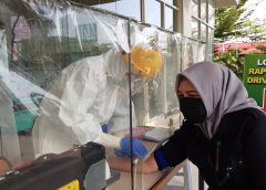 Peserta UKW saat lakukan rapid tes.