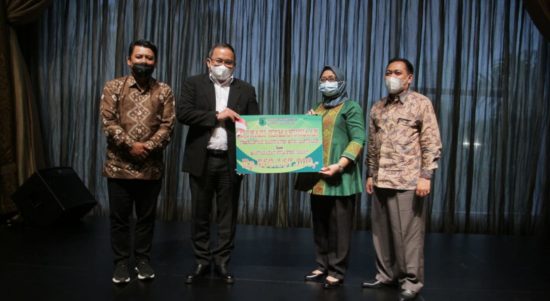 Bupati Muba bantu warga Sulbar