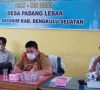 Pemdes Padang Lebar Salurkan BLT Untuk 23 KK