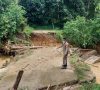 Akibat Banjir, Jalan Usaha Tani di Tanjung Sakti Ambruk