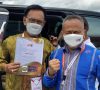 Anwar Rasuan Terima Kartu Pers Nomor Satu