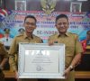 Launching Kamus Bahasa Komering, Bupati OKUT Terima Sertifikat Peserta UKBI Terbanyak