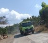 Warga Keluhkan Aktivitas Truk Angkutan Matrial Batu Tambang di Desa Tumi Jaya