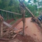 Dinilai Ingkar Janji, Warga Blokade Jalan Menuju PT ELLAP/KKST