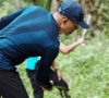 Bupati dan Masyarakat Dua Desa Gotong Royong Bersihkan Jalan Penghubung