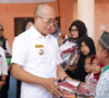 7 Ribuan Seragam Sekolah Gratis Tuntas Dibagikan