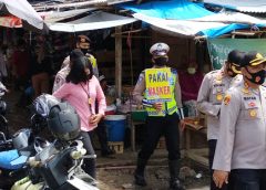 Polres Prabumulih sosialisasi pakai masker di Pasar Inpres.