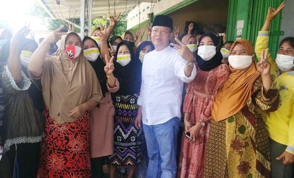 Masyarakat pendukung calon Gubernur Bengkulu Rohidin.
