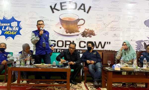Pengurus PWI Bukit Tinggi ke PWI Sumsel.