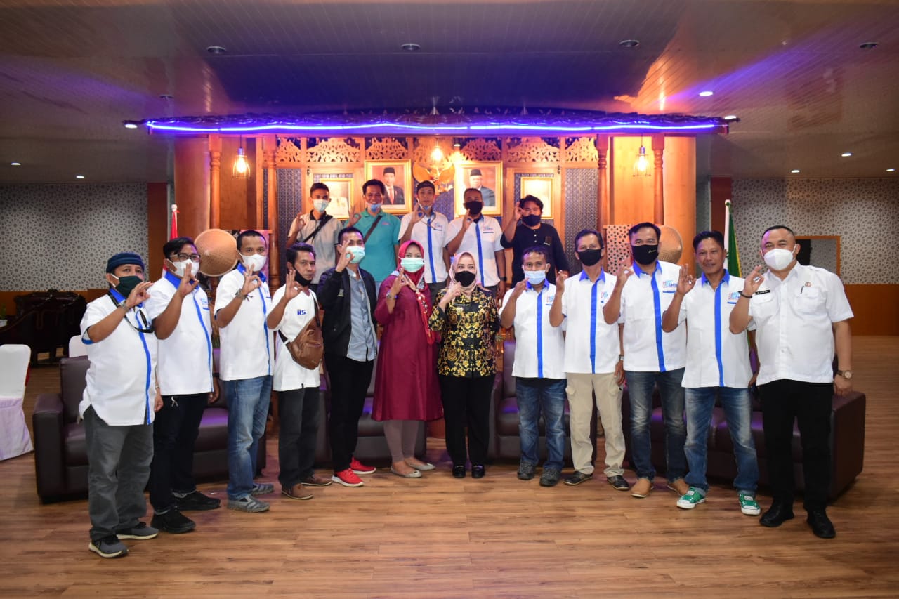 Pose bersama