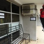 Teknisi saat membenari Wifi gratis di Prabujaya.