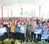 Gerakan Roda Perekonomian, Bupati OKUT bersama Dinsos OKUT Bagikan Bantuan Sosial Berupa UEP