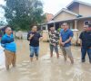 Merakyat, Deni Victoria Bergerak Cepat Turun Ke Lokasi Banjir di Prabumulih