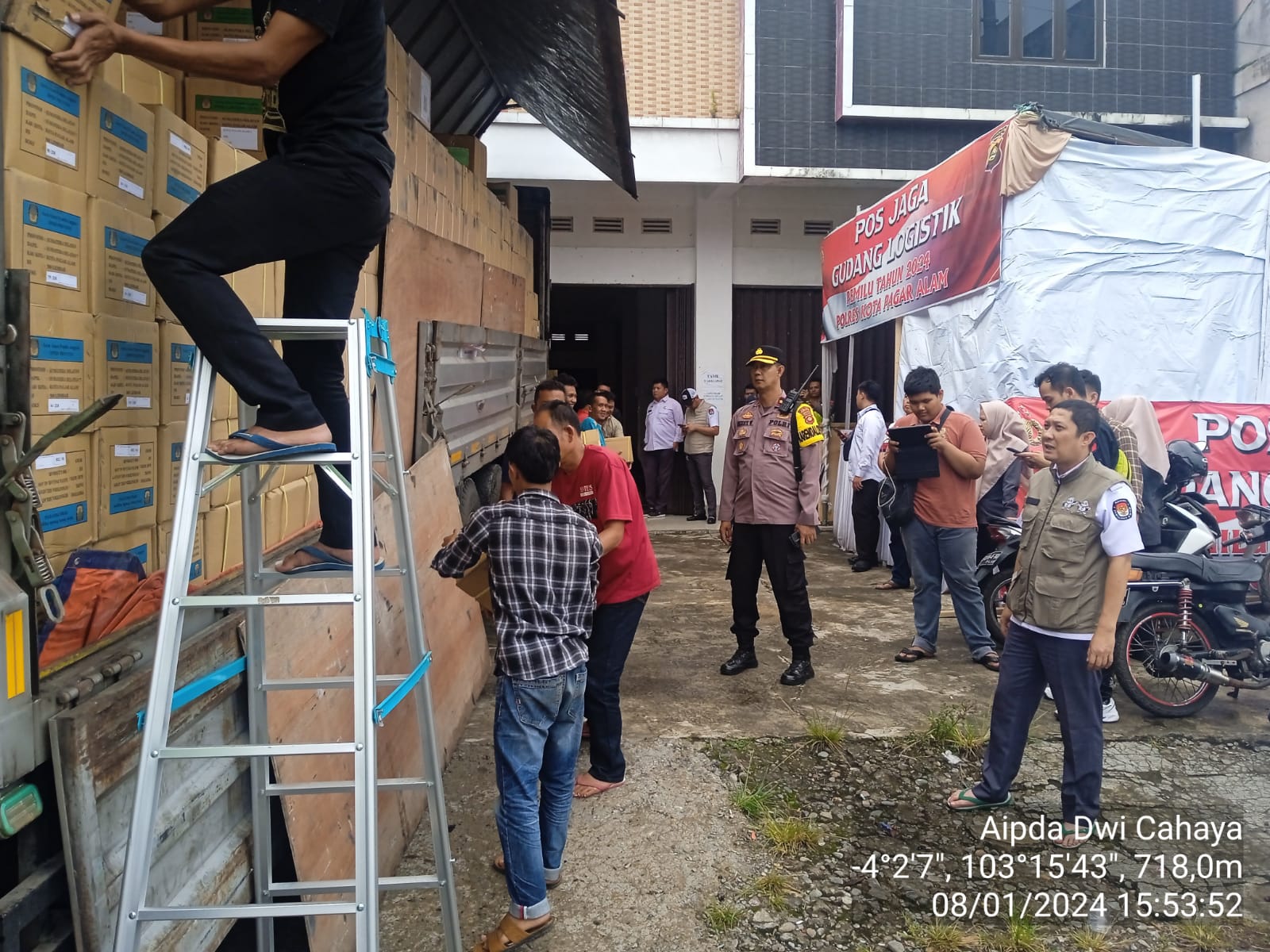 Kabag Ops polres pagar alam pimpinan Patroli dialogis ke gudang KPU kota Pagar alam