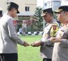 Kapolda SBerikan 3 Pin Emas dan 34 Penghargaan